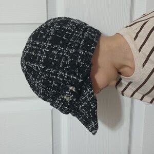 Women's Black and White Tweed Cap. Size: Medium